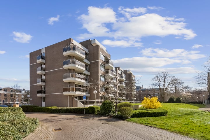 Hazepaterslaan 204 in Haarlem foto