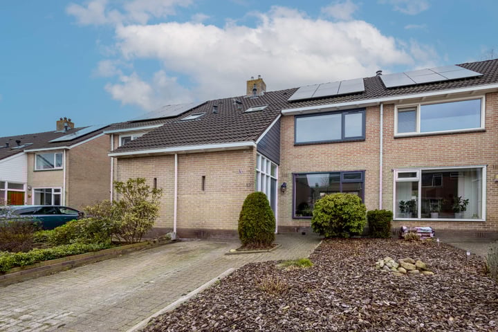 Heemskerkstraat 12 in Zuidhorn foto
