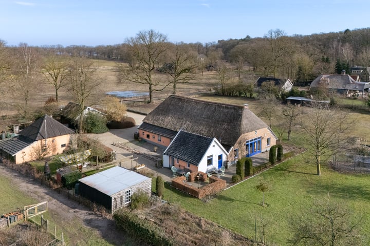 Heemstedeweg 3 in Eerbeek foto