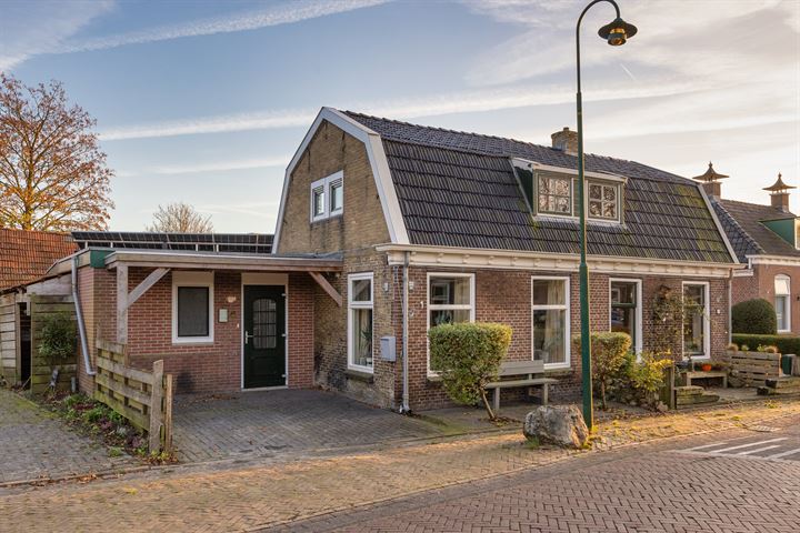 Heerenhoogweg 1 in Wijckel foto