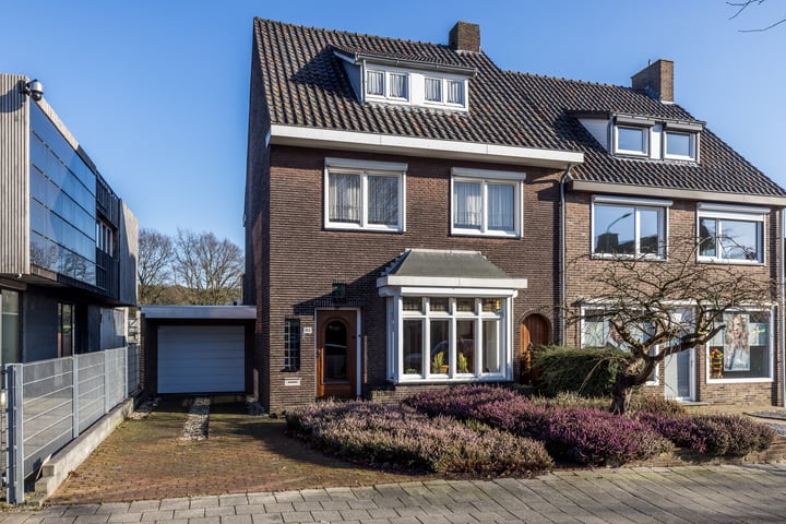 Heerenweg 160 in Heerlen foto