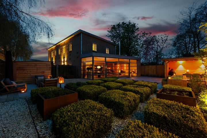 Heereweg 450A in Lisse foto