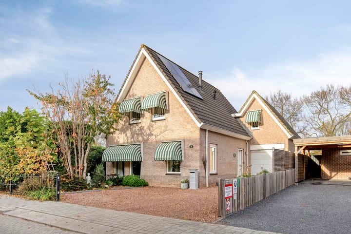 Heersdijk 97 in Hoogvliet Rotterdam foto