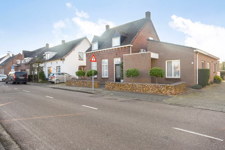 Heerseweg 8 in Veldhoven foto