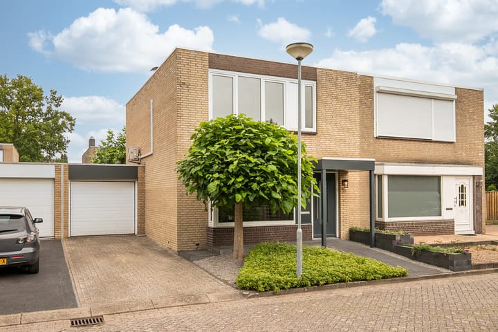 Heggewikke 31 in Landgraaf foto