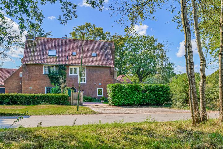 Heidelaan 6 in Eemnes foto