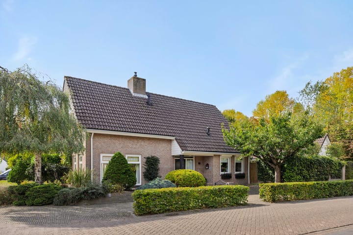 Heideveldhoeve 11 in Vught foto