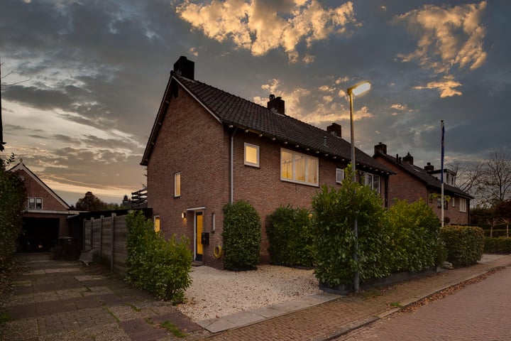 Heideveldweg 24 in Laren foto