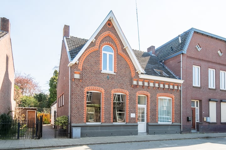 Heinsbergerweg 107 in Roermond foto