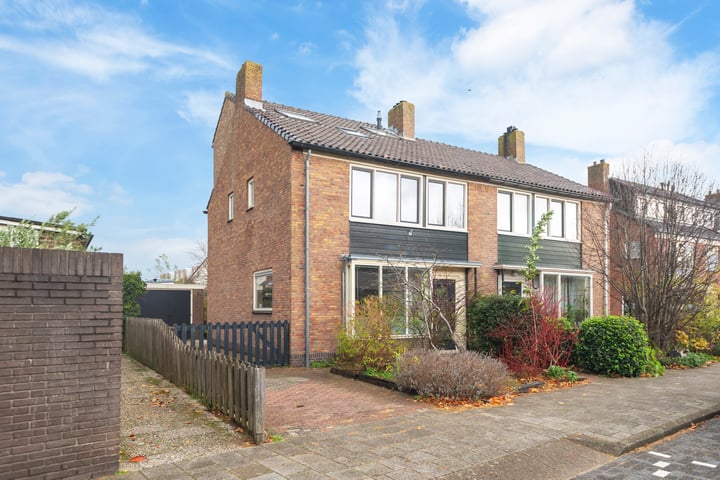 Heirweg 1A in Velsen-Noord foto