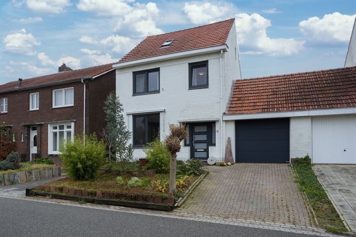 Heirweg 8 in Geulle foto