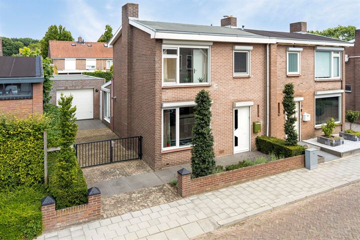 Heischeutstraat 21 in Oss foto