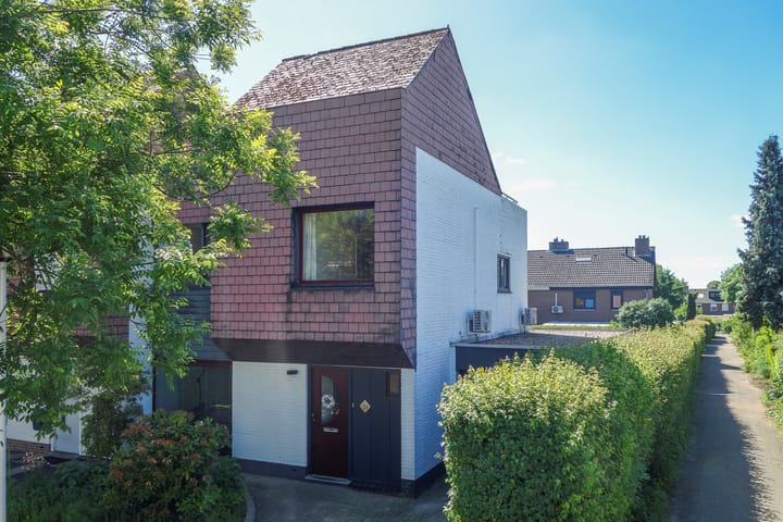 Hekerbeek 20 in Geleen
