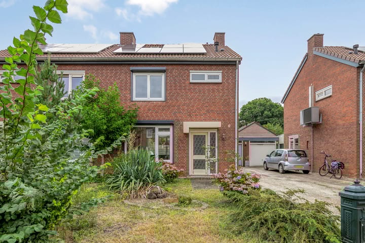 Helmissenstraat 10 in Broekhuizen
