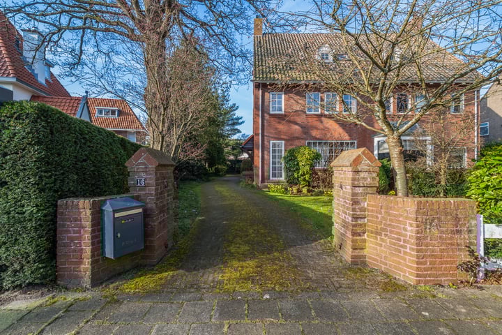 Helmlaan 16 in Wassenaar foto
