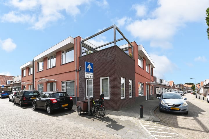 Helmstraat 14B in Monster foto