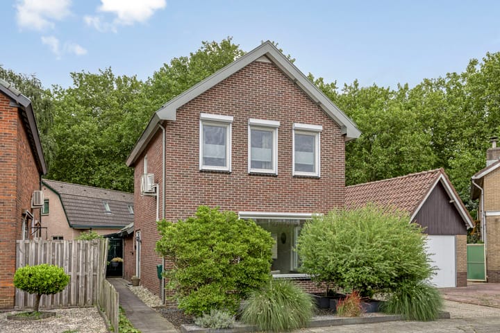 Hendrik Willem Mesdagstraat 2 in Apeldoorn foto