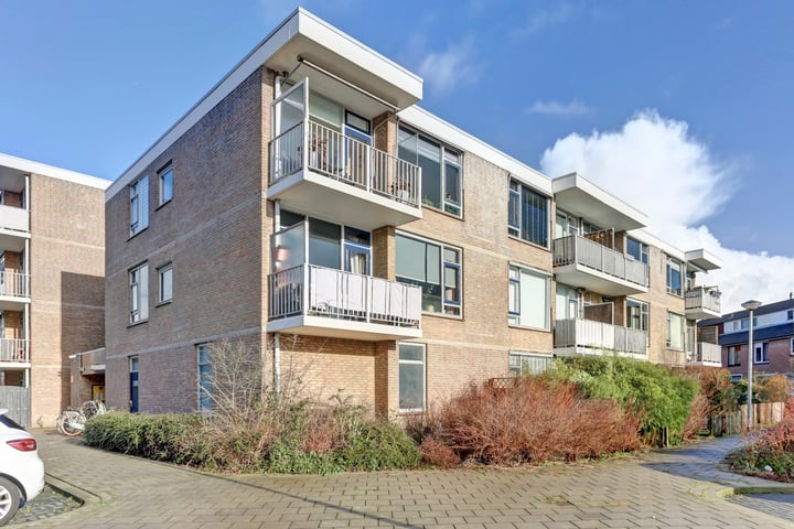Henegouwen 104 in Zwijndrecht foto