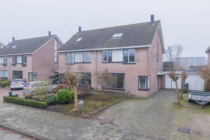 Henninkstraat 30 in Rijsenhout foto