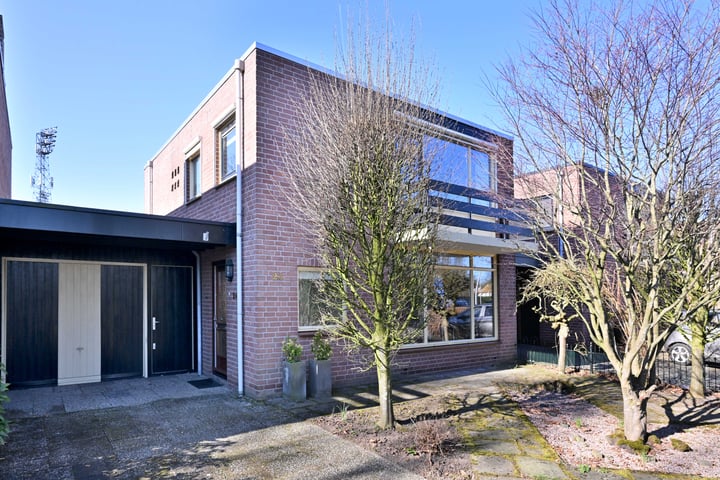 Henri Dunantlaan 24 in Deventer foto
