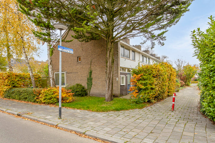 Henri Dunantlaan 25 in Groningen foto