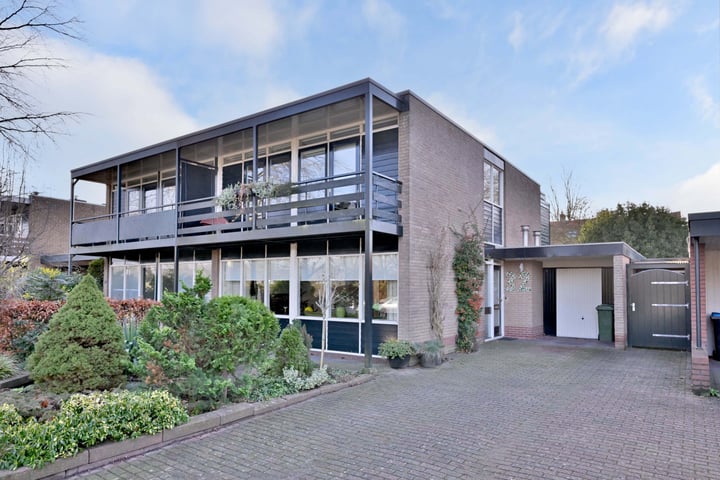 Henri Dunantlaan 32 in Deventer foto