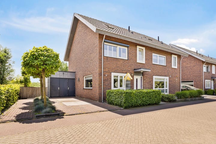 Henri Dunantstraat 18 in Veenendaal foto