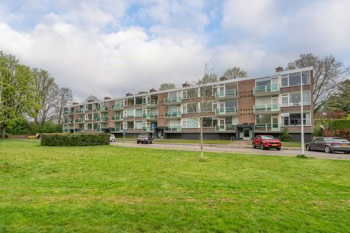 Henricus Muntinglaan 40 in Haren Gn foto