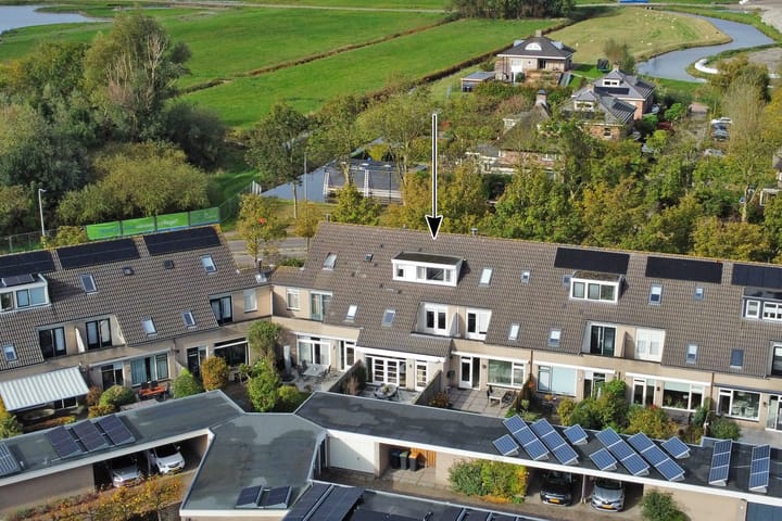 Henriette Roland Holstlaan 11 in Lisse foto