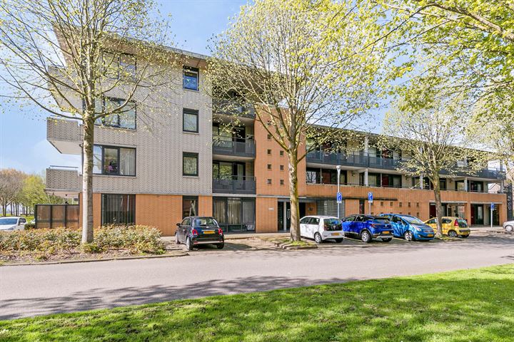 Henriëtte Roland Holstlaan 77 in Hoofddorp foto