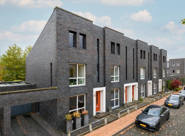 Henriëtte Roland Holstweg 19 in Heerenveen foto