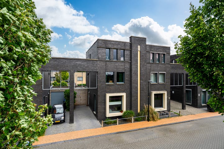 Henriëtte Roland Holstweg 36 in Heerenveen foto