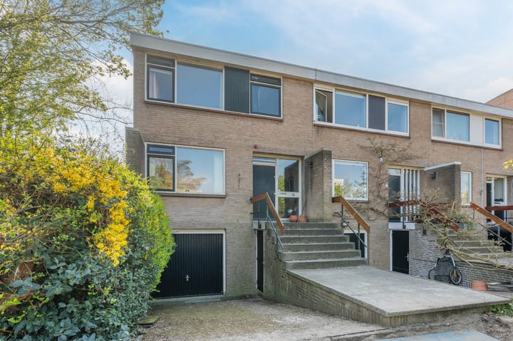 Henry Dunantlaan 75 in Delft