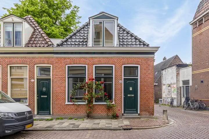Herebinnensingel 22 in Groningen foto