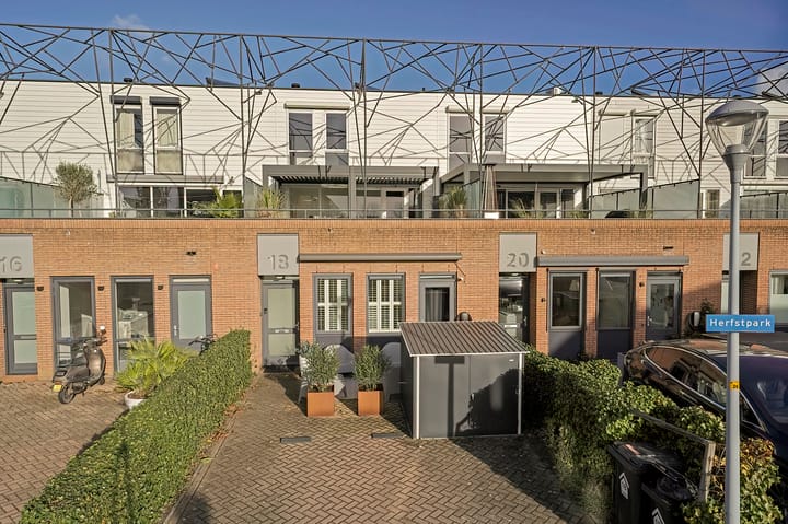 Herfstpark 18 in Nieuw-Vennep