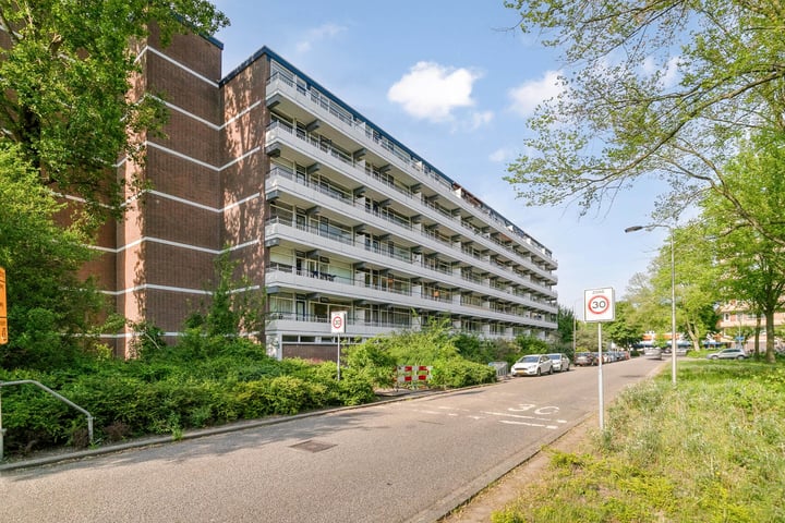 Herman Gorterhof 77 in Delft