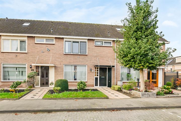 Hermanus van der Haarstraat 12 in Volendam foto
