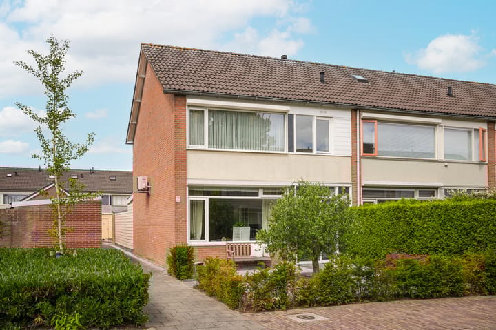 Herrebeugel 38 in Wijk en Aalburg foto