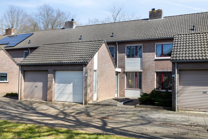Hertewissel 127 in Oss foto
