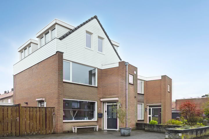 Hertog Hendrik I-straat 24 in Oss foto