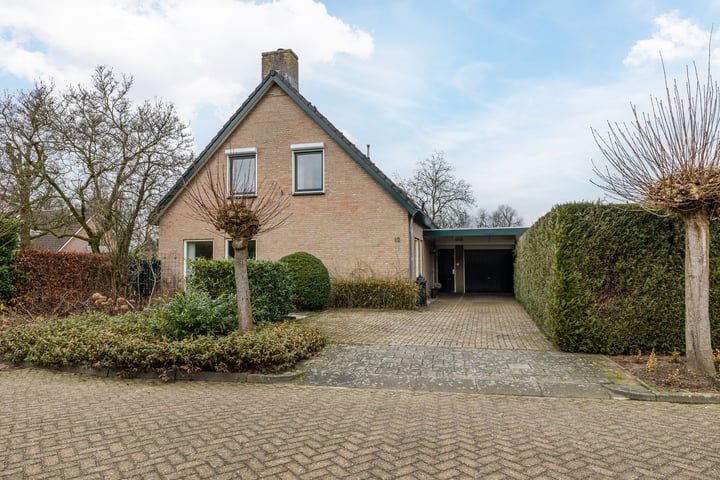 Hertog Hendriklaan 10 in Lieshout foto