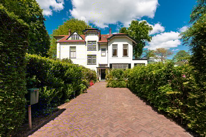 Hertog Hendriklaan 4 in Baarn