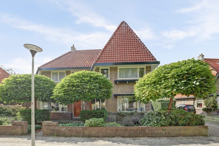 Hertog van Saxenlaan 11 in Franeker foto