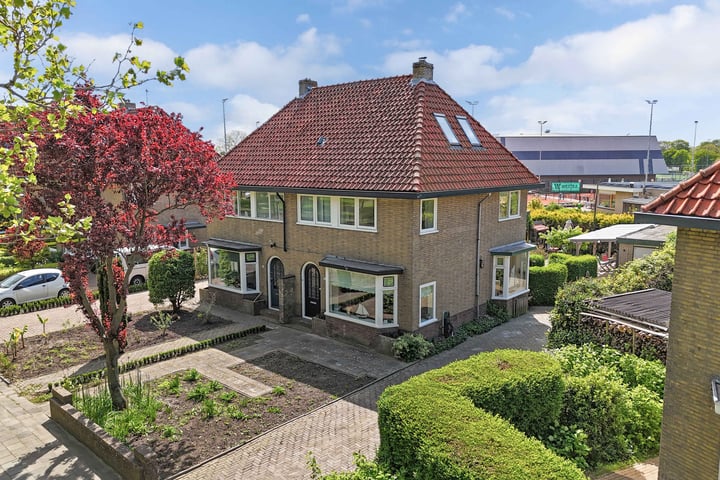 Hertog van Saxenlaan 35 in Franeker foto