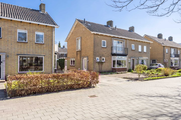 Hertog van Saxenlaan 44 in Franeker foto