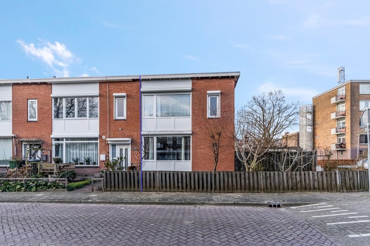 Hertog Willemstraat 4 in Tiel foto