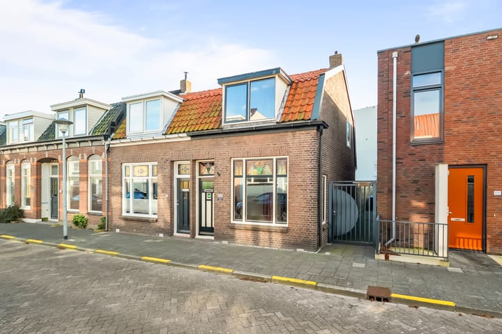 Hertzogstraat 102 in Den Helder foto
