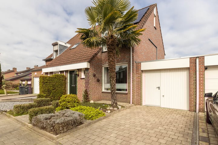 Het Ambacht 16 in Brunssum foto