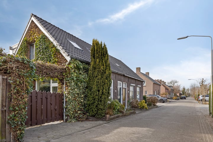 Het Hof 1 in Nieuwkuijk foto