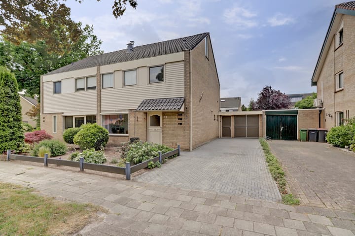 Het Loo 18 in Almelo foto